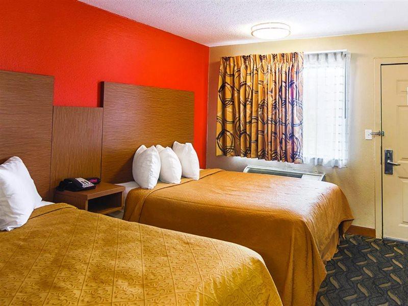 Days Inn & Suites By Wyndham Arlington Near Six Flags Eksteriør bilde