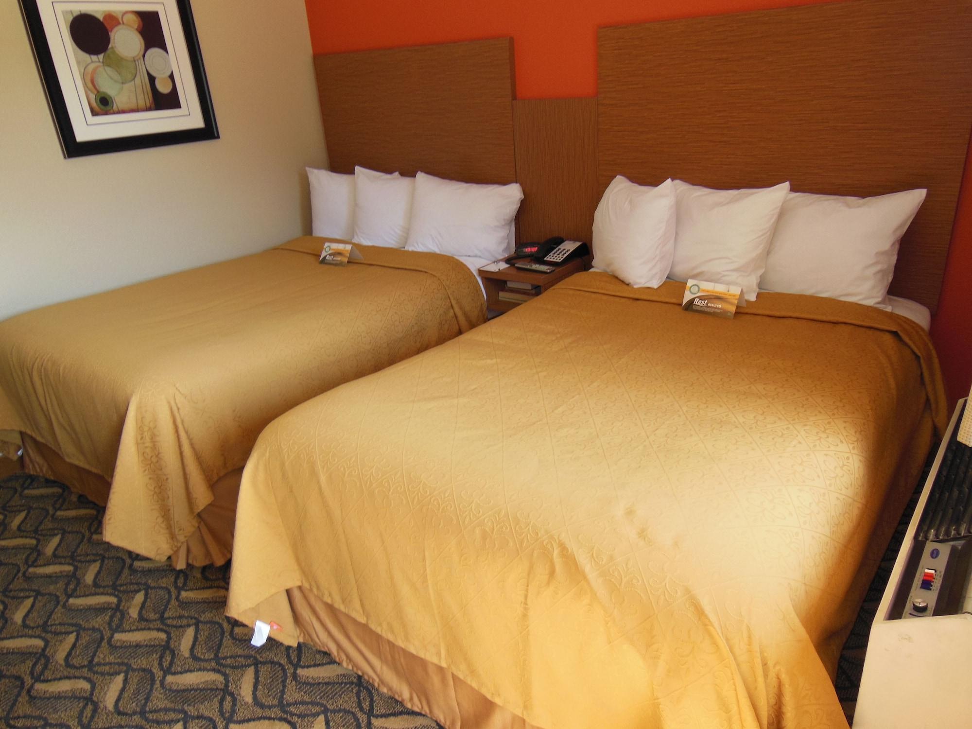 Days Inn & Suites By Wyndham Arlington Near Six Flags Eksteriør bilde