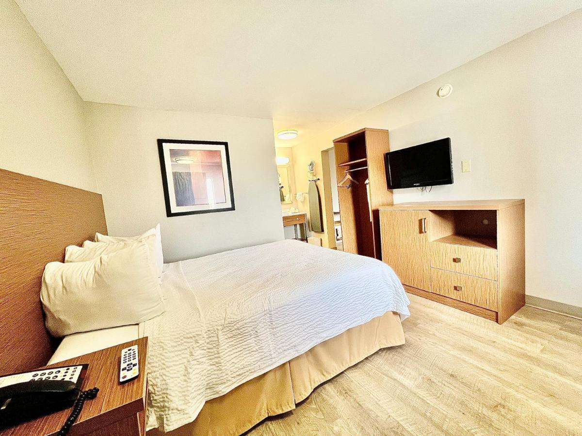 Days Inn & Suites By Wyndham Arlington Near Six Flags Eksteriør bilde