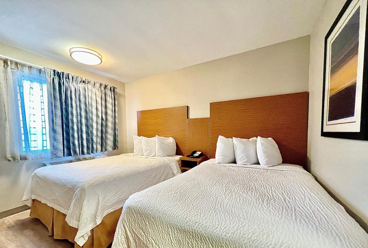Days Inn & Suites By Wyndham Arlington Near Six Flags Eksteriør bilde