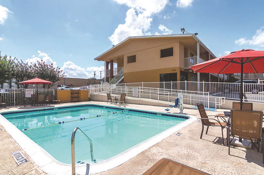 Days Inn & Suites By Wyndham Arlington Near Six Flags Fasiliteter bilde
